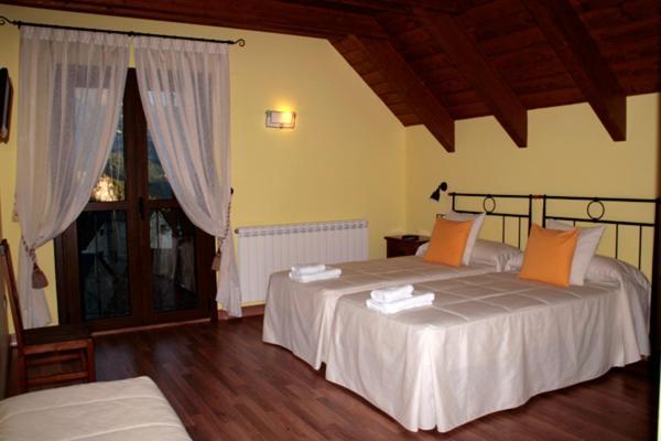 Hostal Rural Casa Parda Tramacastilla de Tena Chambre photo